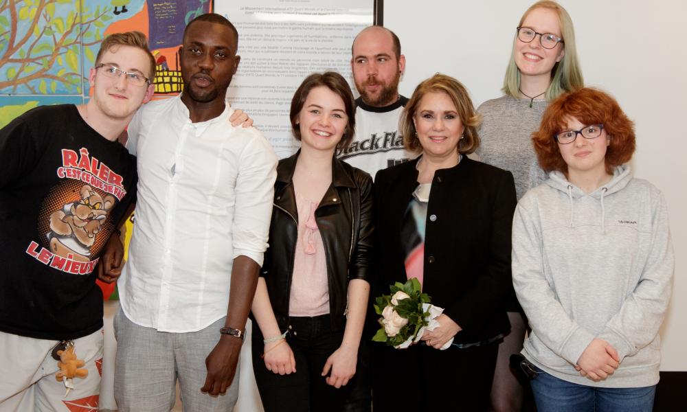 la grande duchesse avec les militants d'ATD Quart Monde